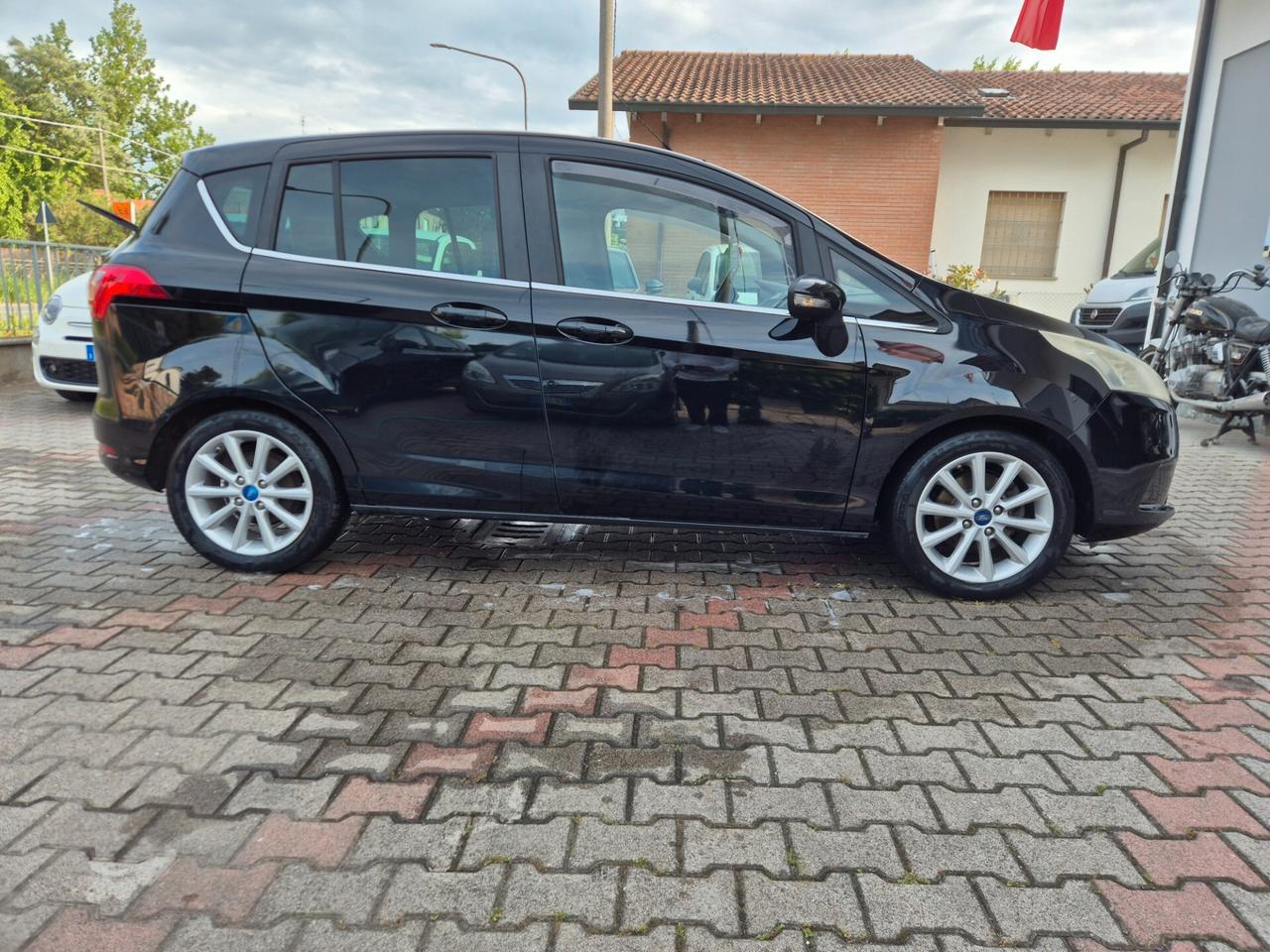 Ford B-Max 1.4 90 CV GPL Business Titanium
