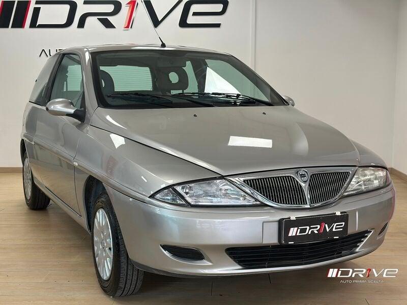 Lancia Y 1.2i cat Elefantino Blu