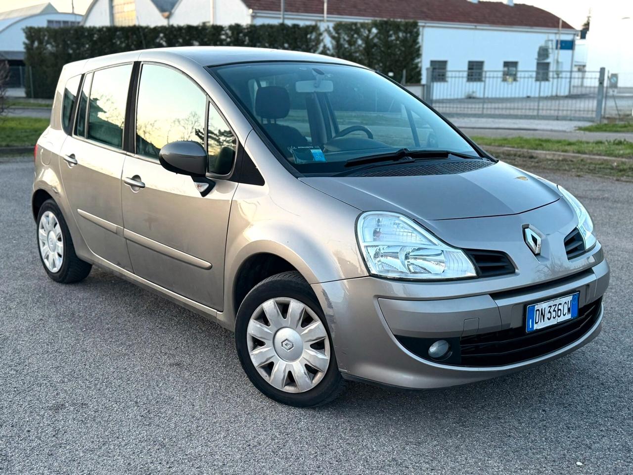 Renault Modus Grand 1.5 dCi 85CV Dynamique