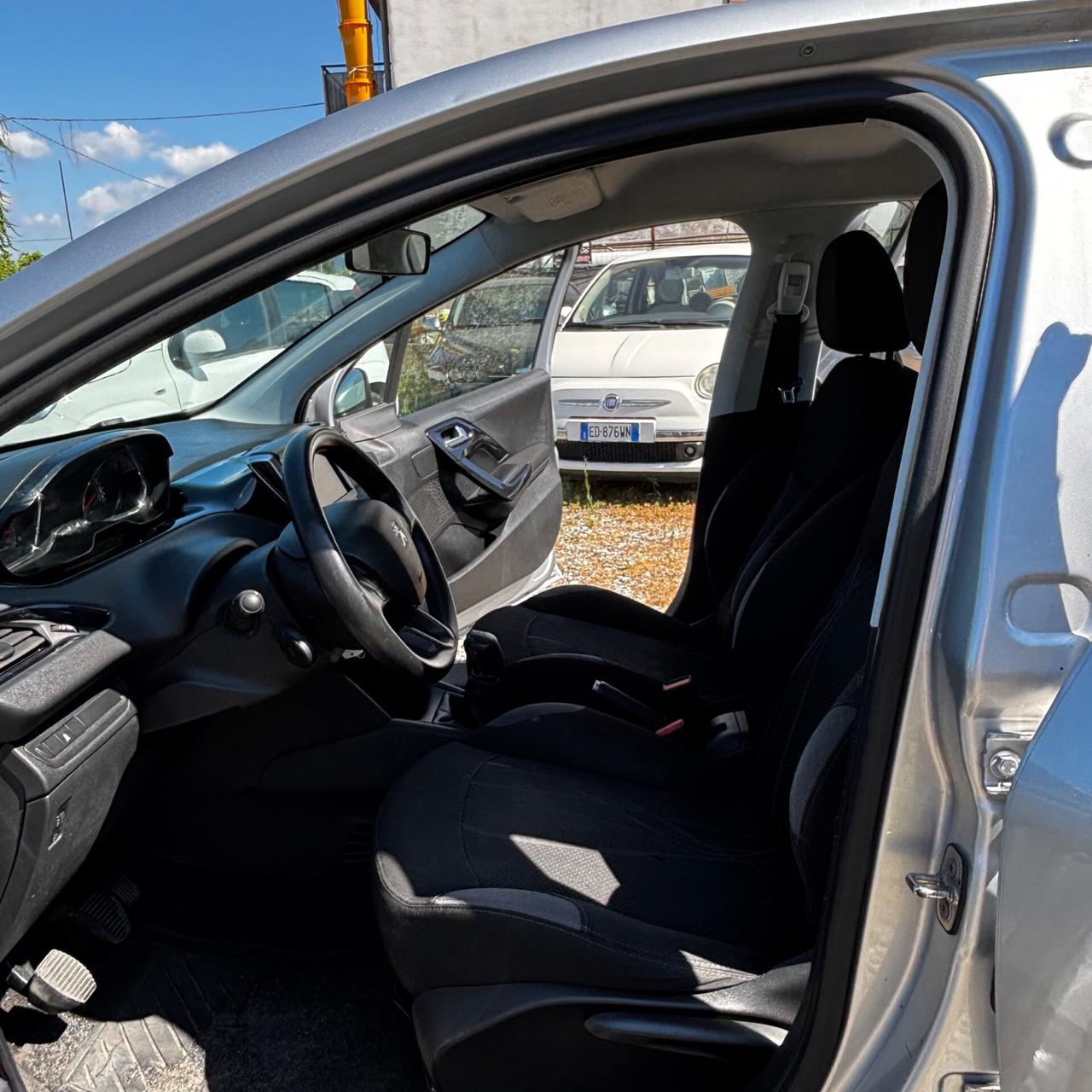 Peugeot 208 1.4 HDi 68 CV 5 porte Allure