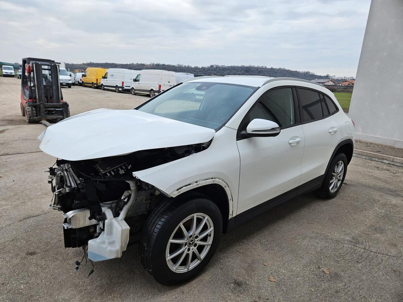 Mercedes-Benz GLA 180 d Business auto