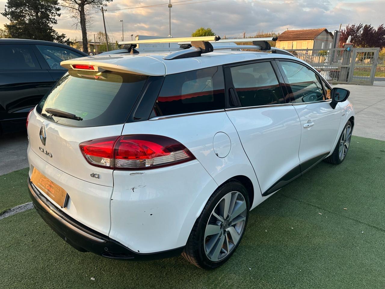 Renault Clio SPORTER*1.5DCI*COSTUME NATIONAL*90CV*NAVI*KAMERA*