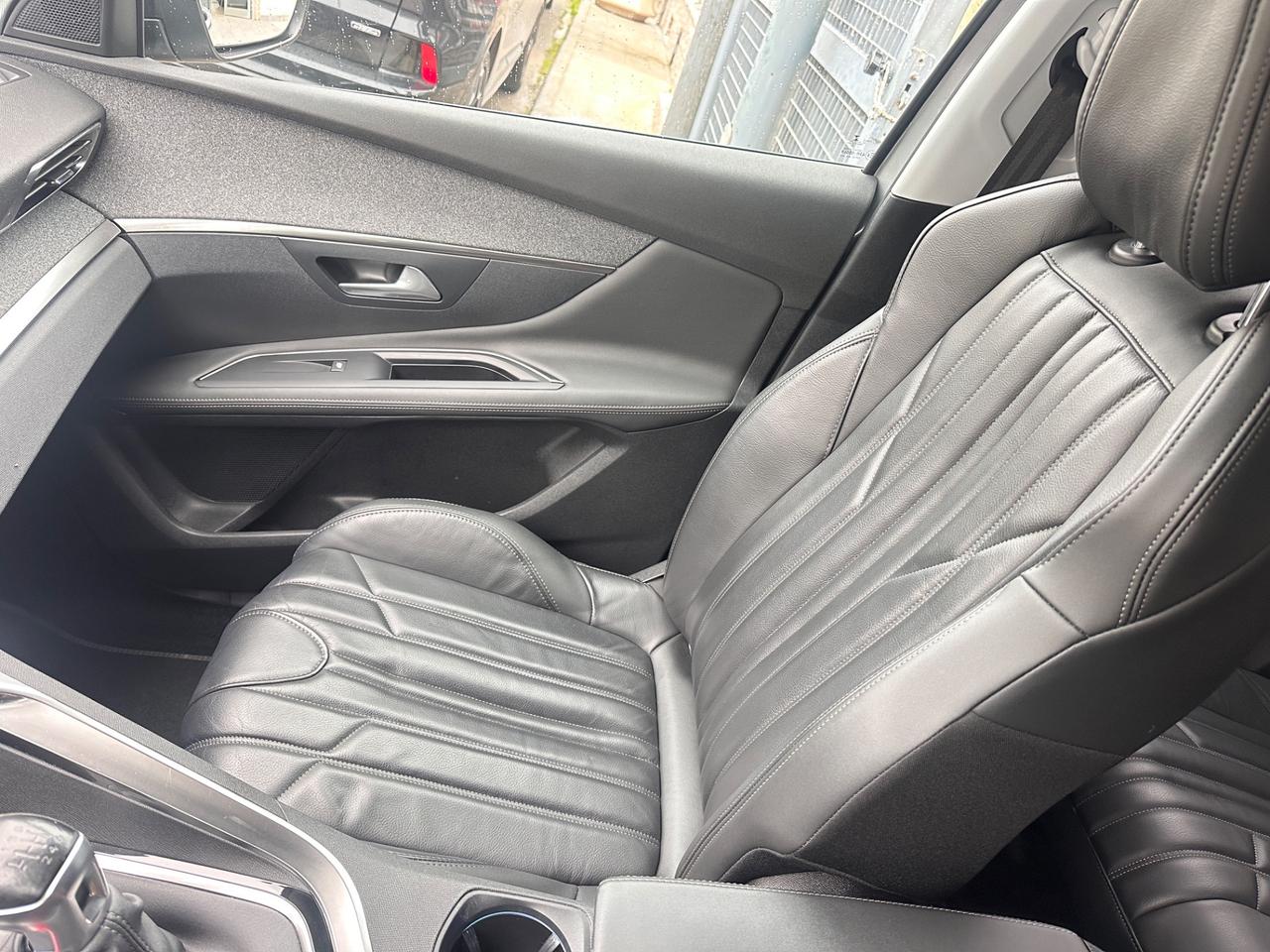 Peugeot 3008 Allure -2020 LED/PELLE/AMBIENT