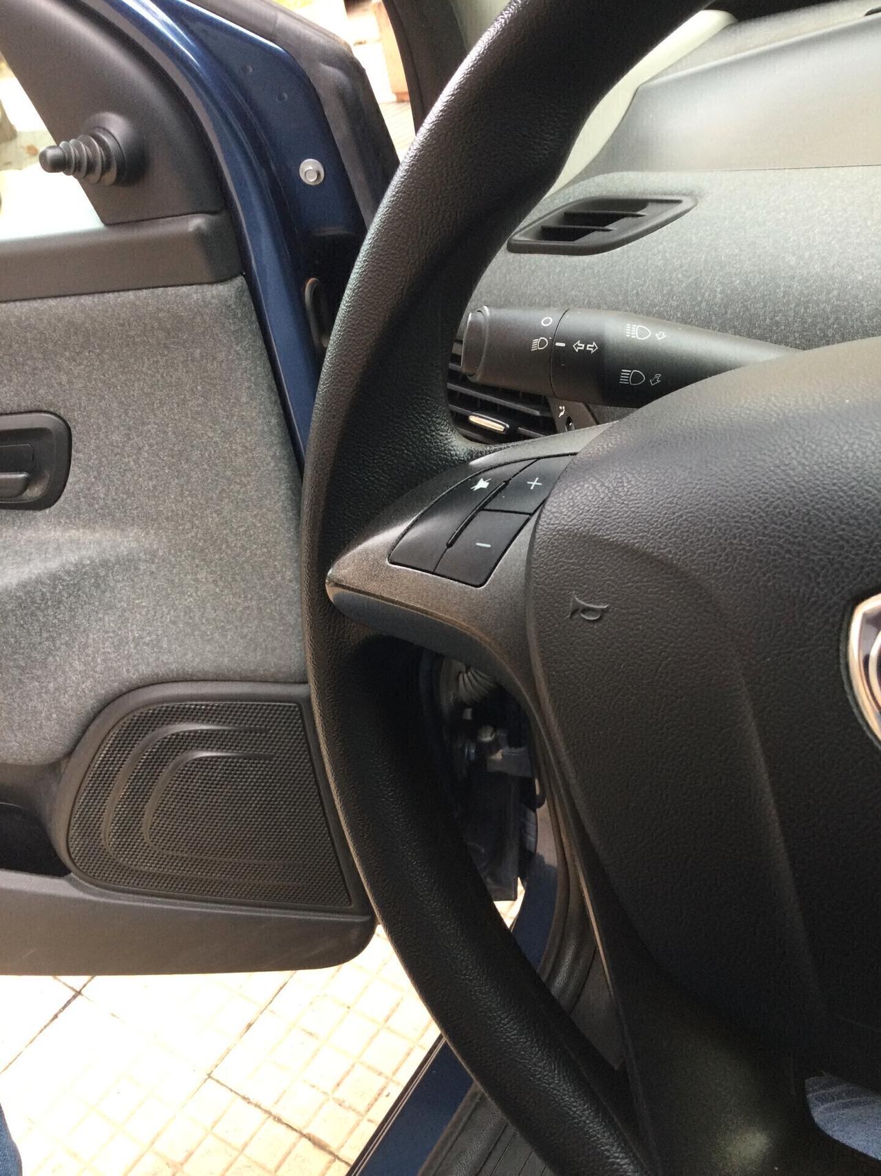 Lancia Ypsilon 1.0 FireFly 5 porte S&S Hybrid Ecochic Silver