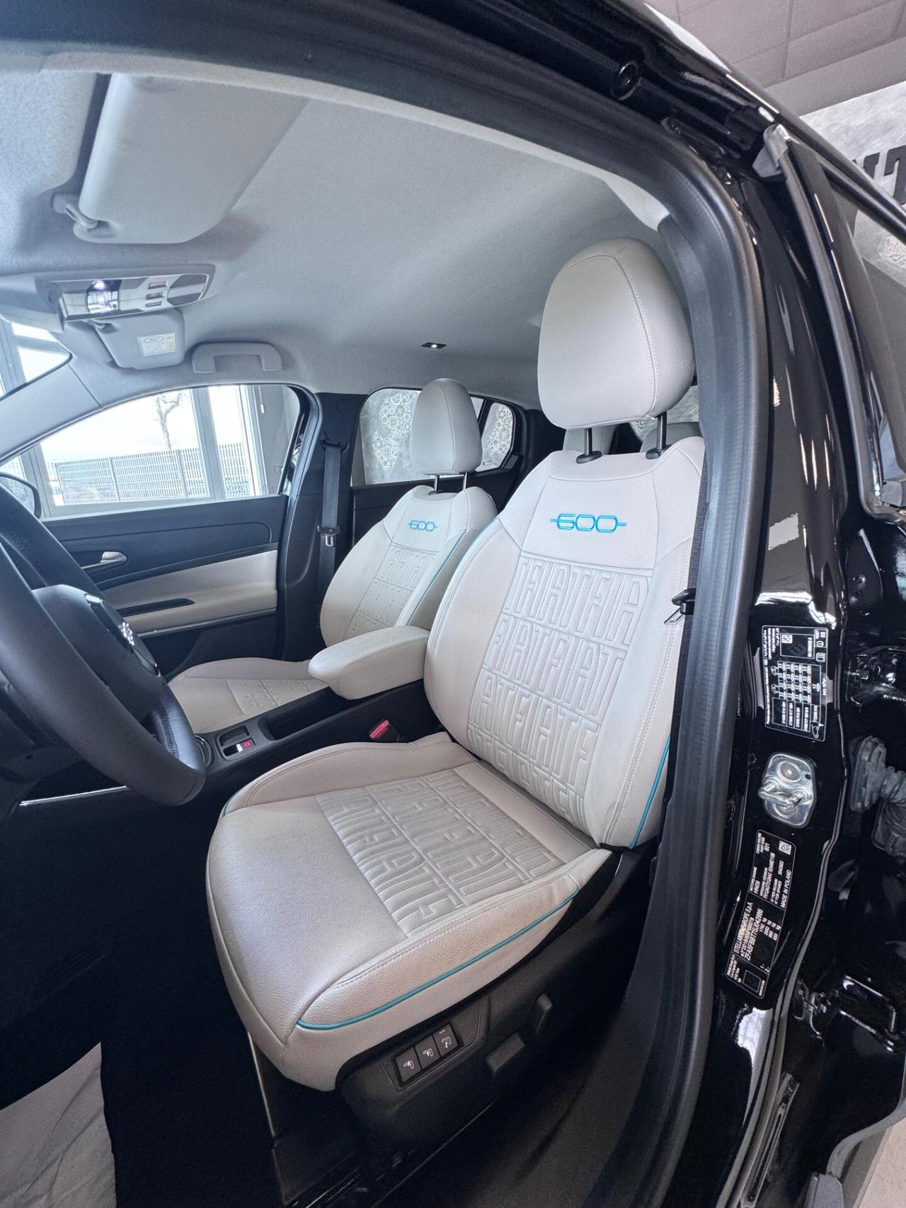 FIAT 600 HYBRID AUTOMATICA LA PRIMA MY2025