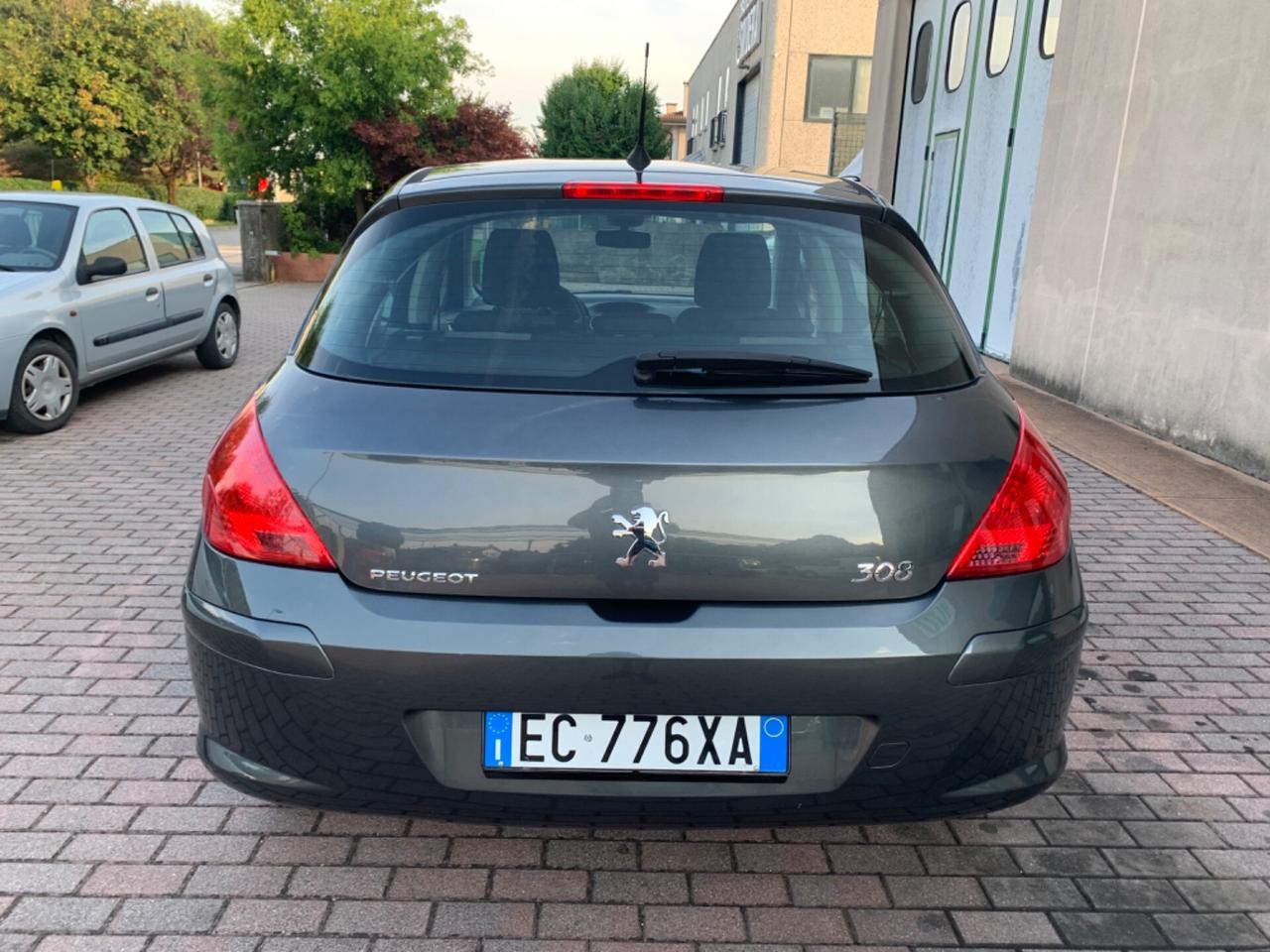 Peugeot 308 1.6 HDi 110CV 5p. Féline (6 Marce)