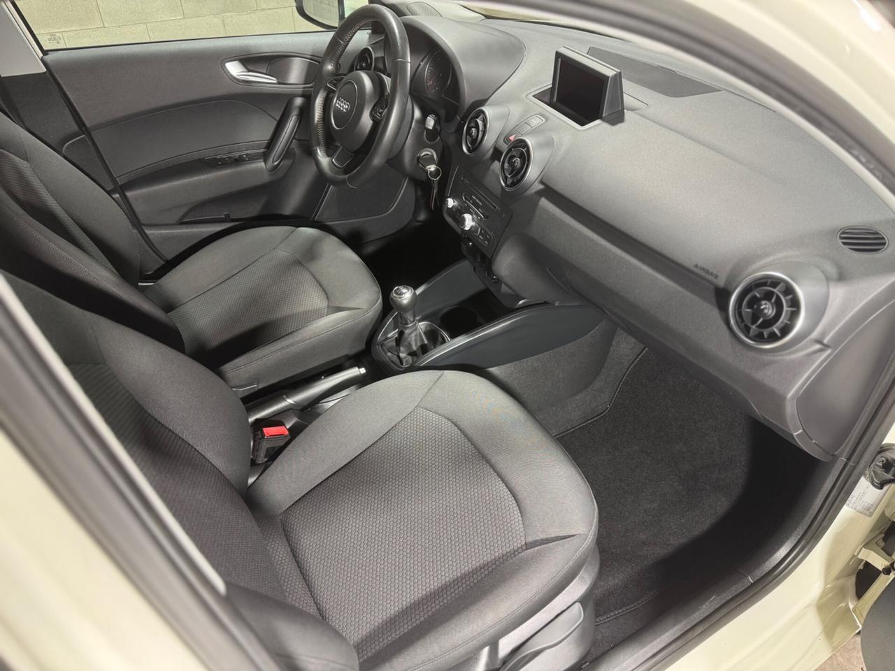 Audi A1 1.6 TDI 90CV MANUALE NEOPATENTATI