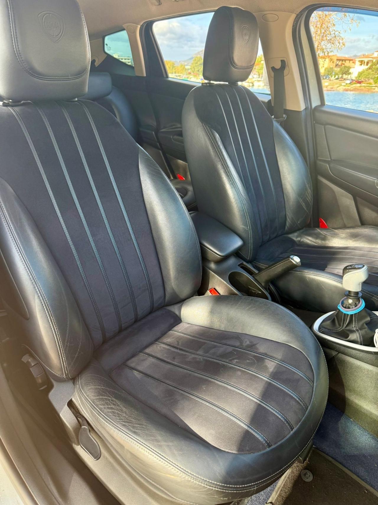 Lancia Delta 2.0 mtj DPF Ptatinum (121kw)