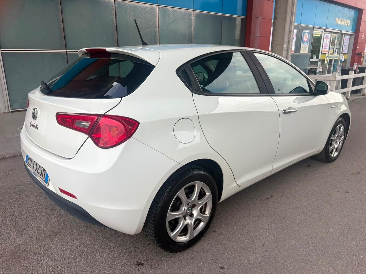 Alfa Romeo Giulietta 1.6 JTDm-2 105 CV Exclusive