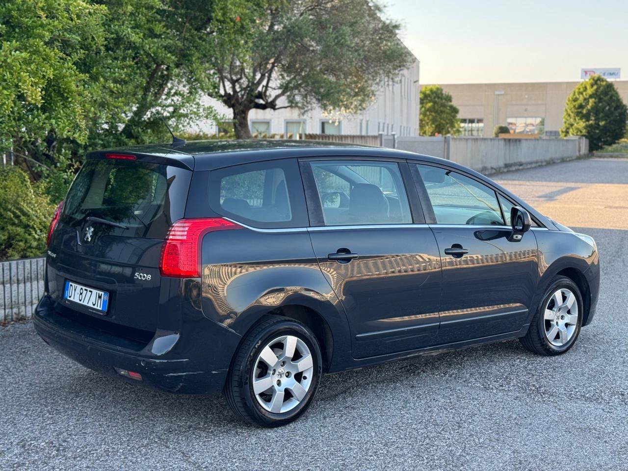 Peugeot 5008 1.6 HDi 110CV Automatico 7Posti