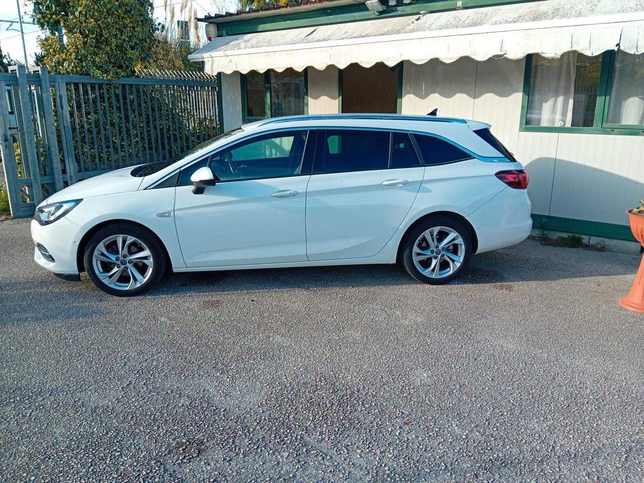 Opel Astra 1.5 CDTI 122 CV Sports Tourer Business Elegance 2020
