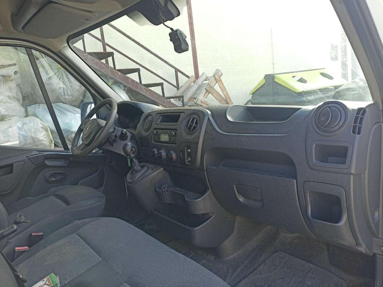 Renault Master T35 2.3 dCi 130 PL-TM NETTO