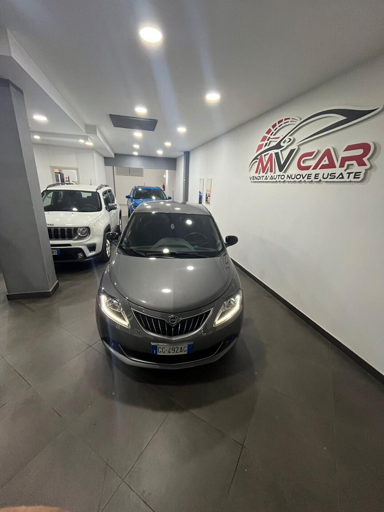 Lancia Ypsilon 1.0 5 porte S&S Benzina Hybrid Ecochic Gold