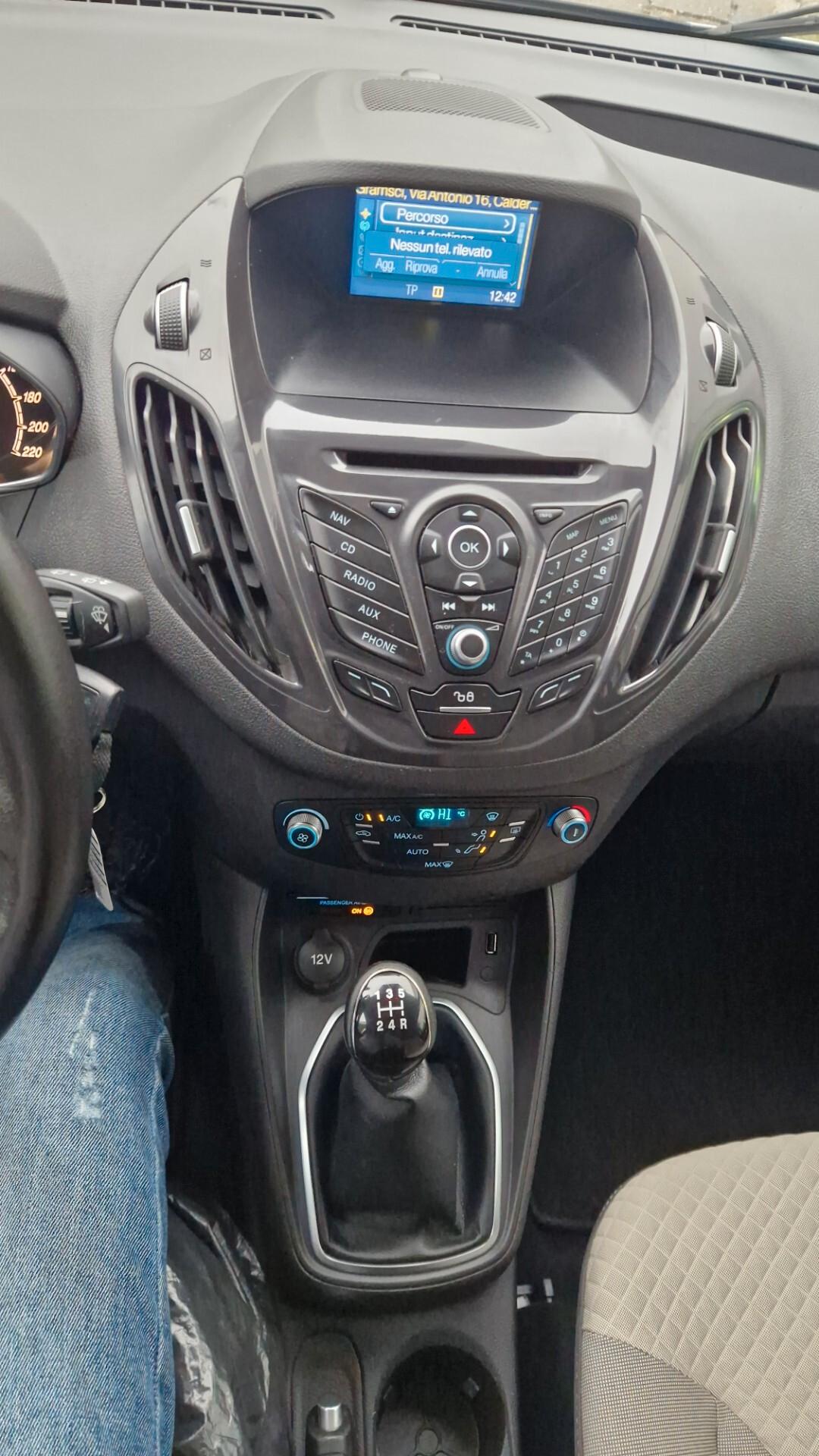 Ford Tourneo Courier 1.5 TDCI 95 CV Titanium