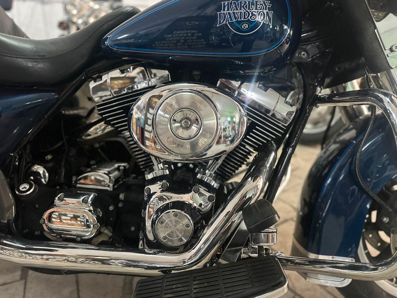 Harley-davidson FLHTC Classic Electra Glide