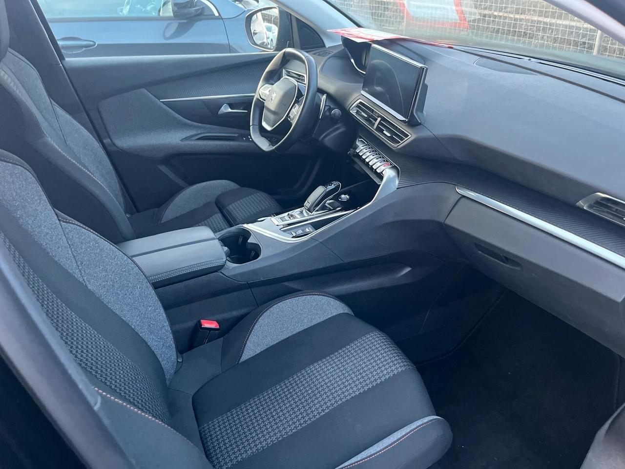 Peugeot 3008 BlueHDi 130 S&S EAT8 Active Pack