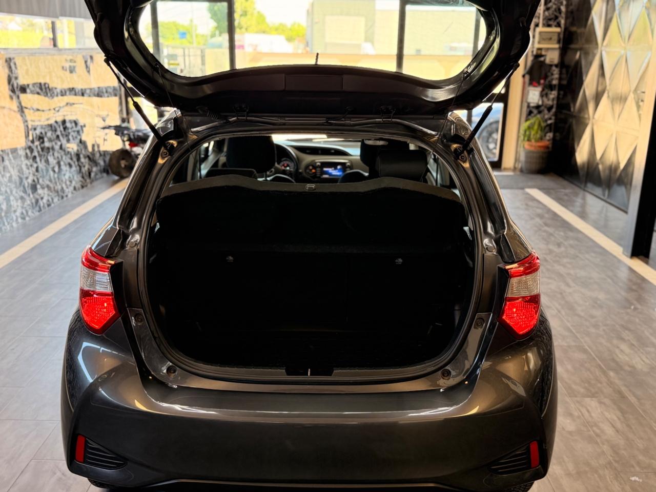 Toyota Yaris 1.5 Hybrid 5 porte Team