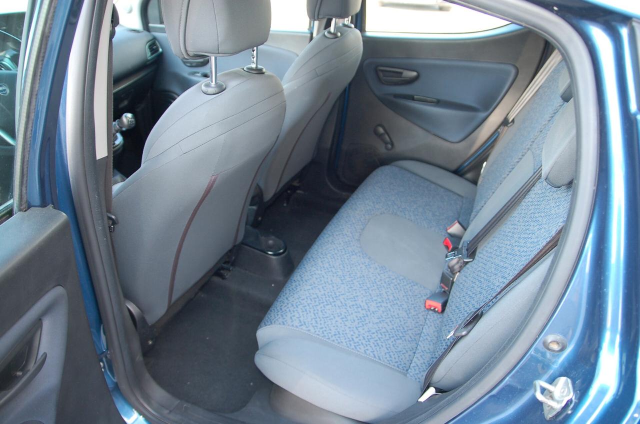 Lancia Ypsilon 1.0 FireFly 5 porte S&S Hybrid Gold Plus
