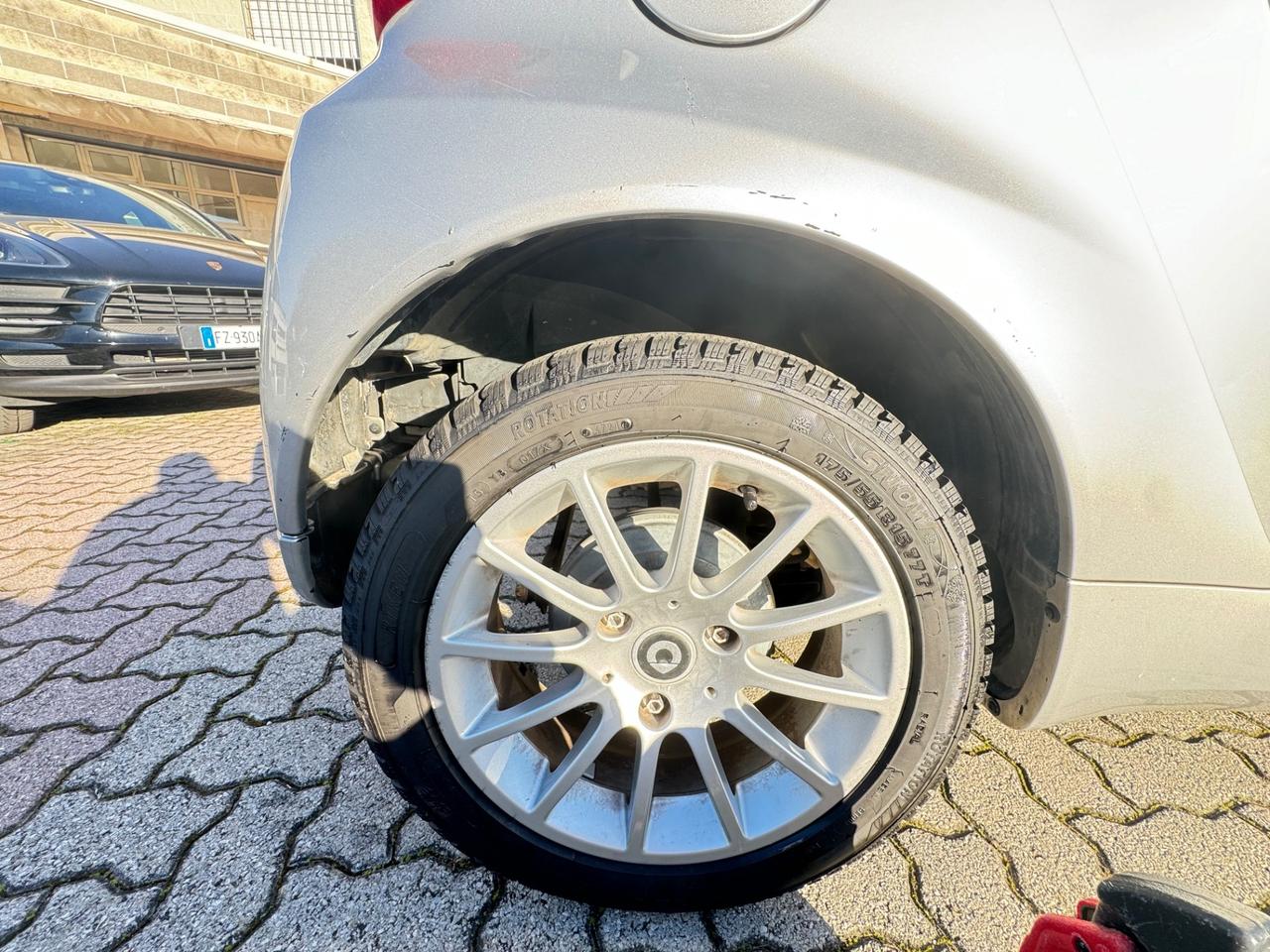 Smart ForTwo 1000 52 kW MHD coupé pure