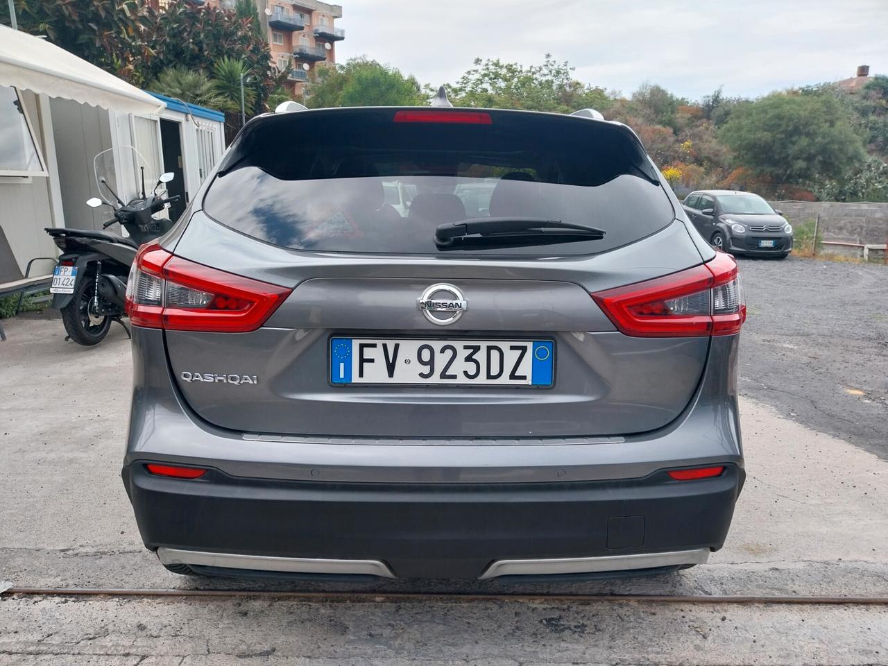 NISSAN QASHQAI 1.5 DIESEL N-CONNECTA SOLO 70.000 KM