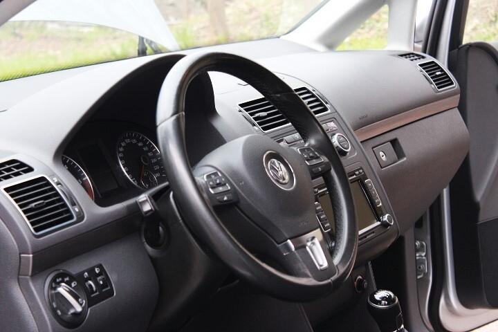 Volkswagen Touran Business 1.6 TDI Comfortline 7 POSTI 8 PNEUMATICI SU CERCHIO IN LEGA ORIGINALE