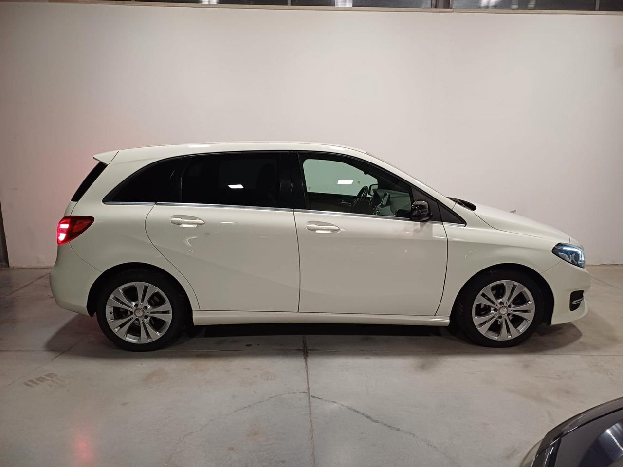 Mercedes-benz B 180 d Aut Premium PELLE/FULL LED/UNIPRO