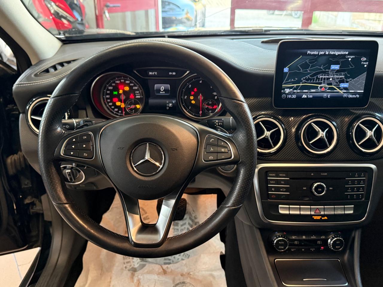 Mercedes-benz GLA 200 d Automatic Premium