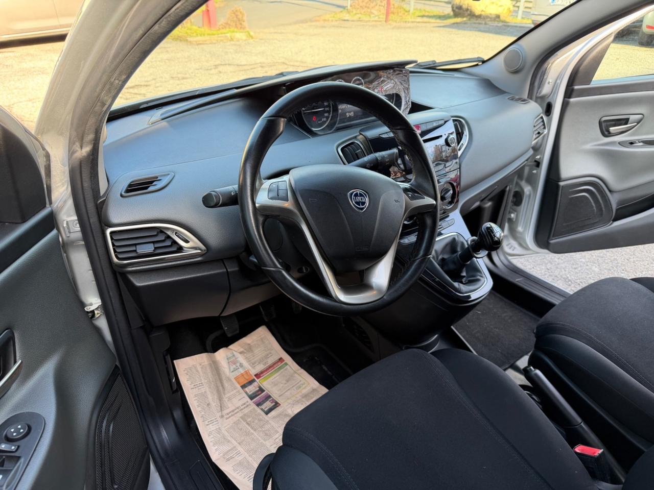 Lancia Ypsilon 1.2 69 CV 5 porte Gold