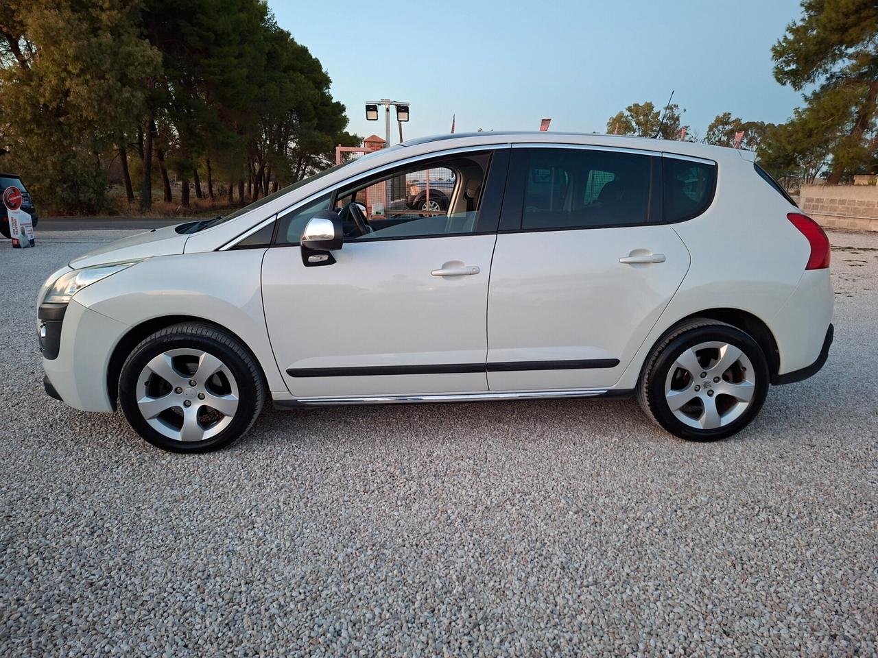 PEUGEOT 3008 ALLURE 1.6 HDI 112cv *TETTO-GANCIO TRAINO*