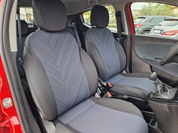 Lancia Ypsilon 1.2 69 CV 5 porte GPL EcoChic Gold