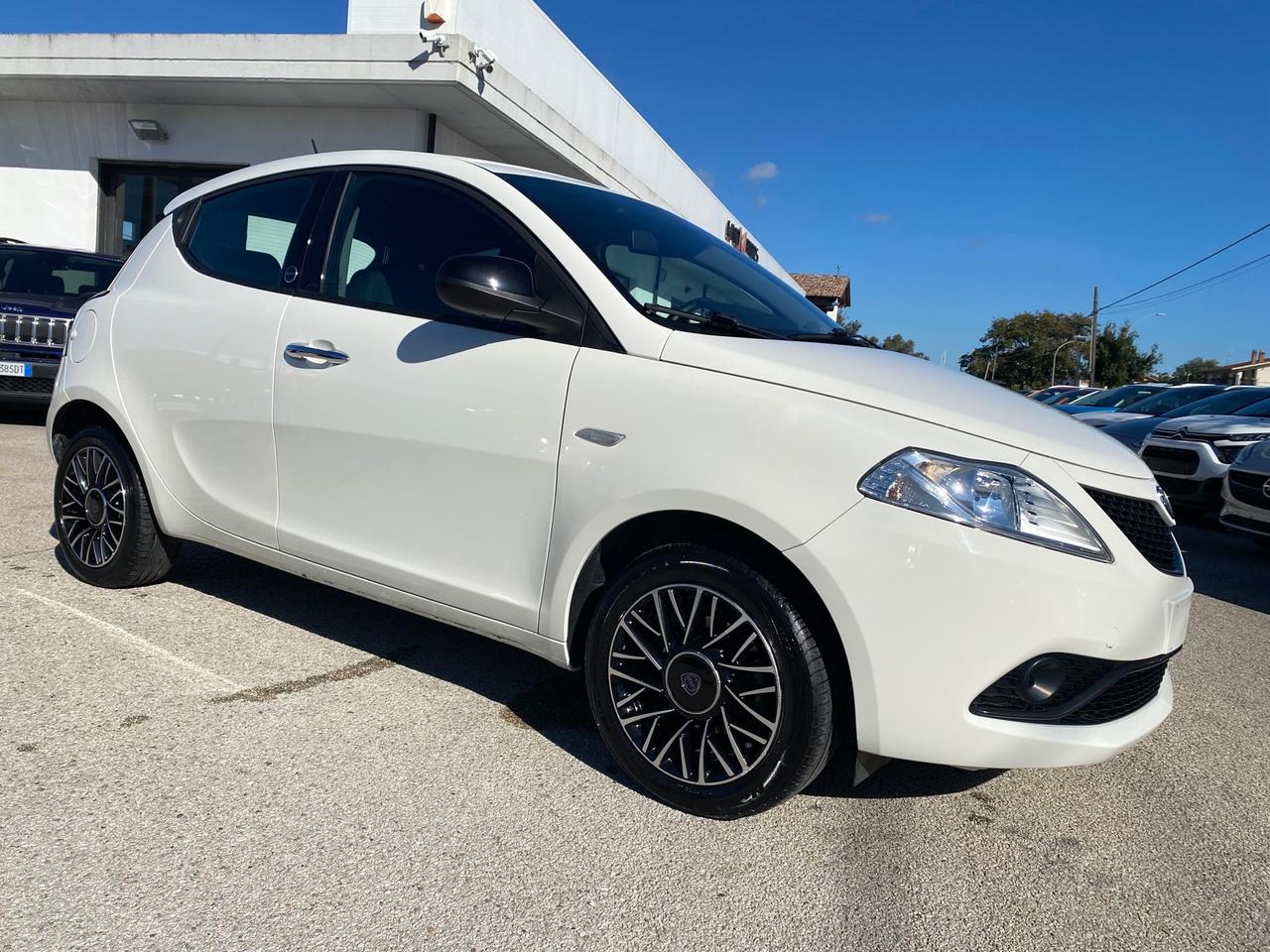 Lancia Ypsilon 1.2 69 CV 5 porte GPL Ecochic Gold