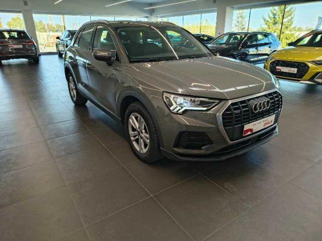 AUDI Q3 35 TDI quattro S tronic Business