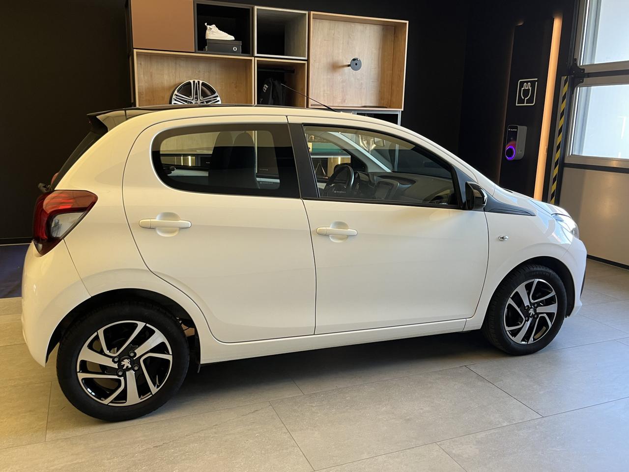 PEUGEOT 108 - 108 5p 1.0 vti Active s&s neopatentati