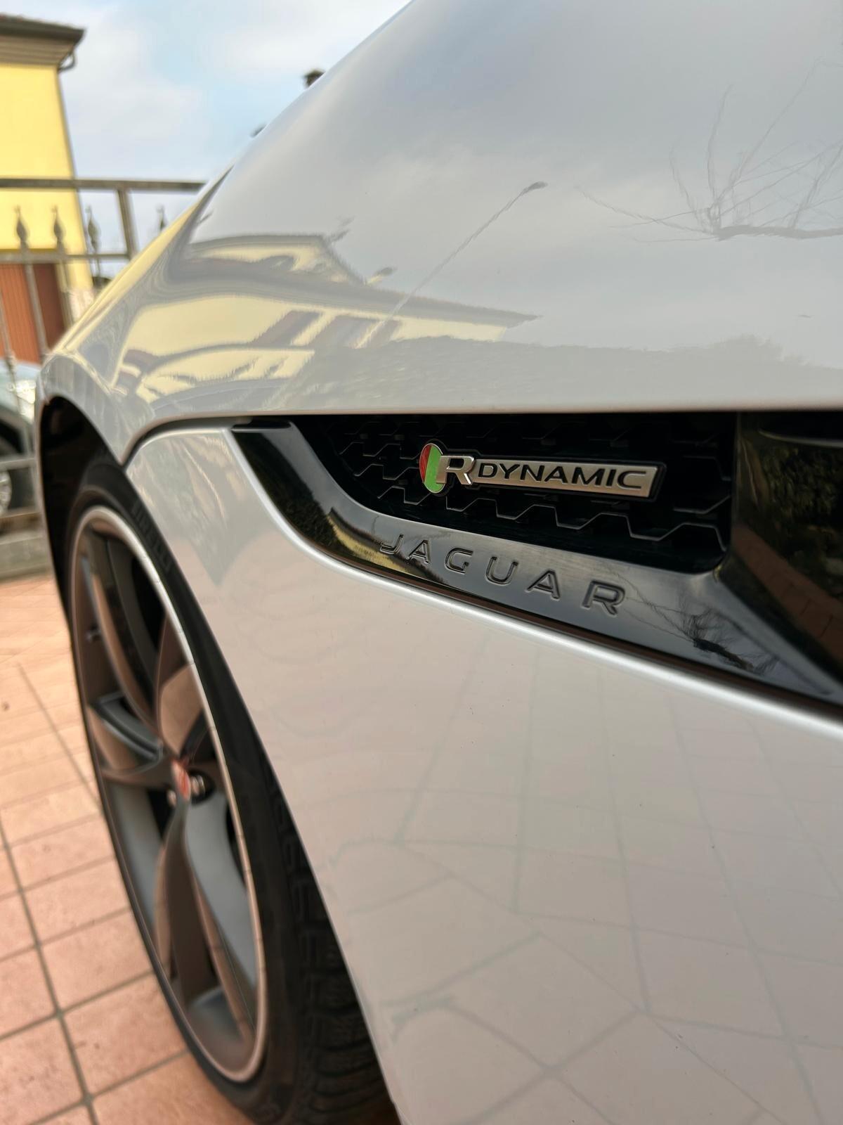 Jaguar F-Type 2.0 i4 RWD 300 CV aut. Coupé R-DYNAMIC