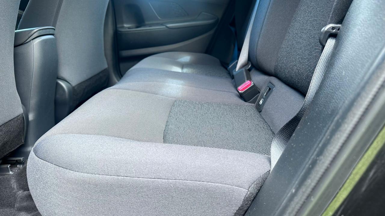 Toyota C-HR 1.8 HV Active 2024 solo 5.500KM PERFETTA leggi testo