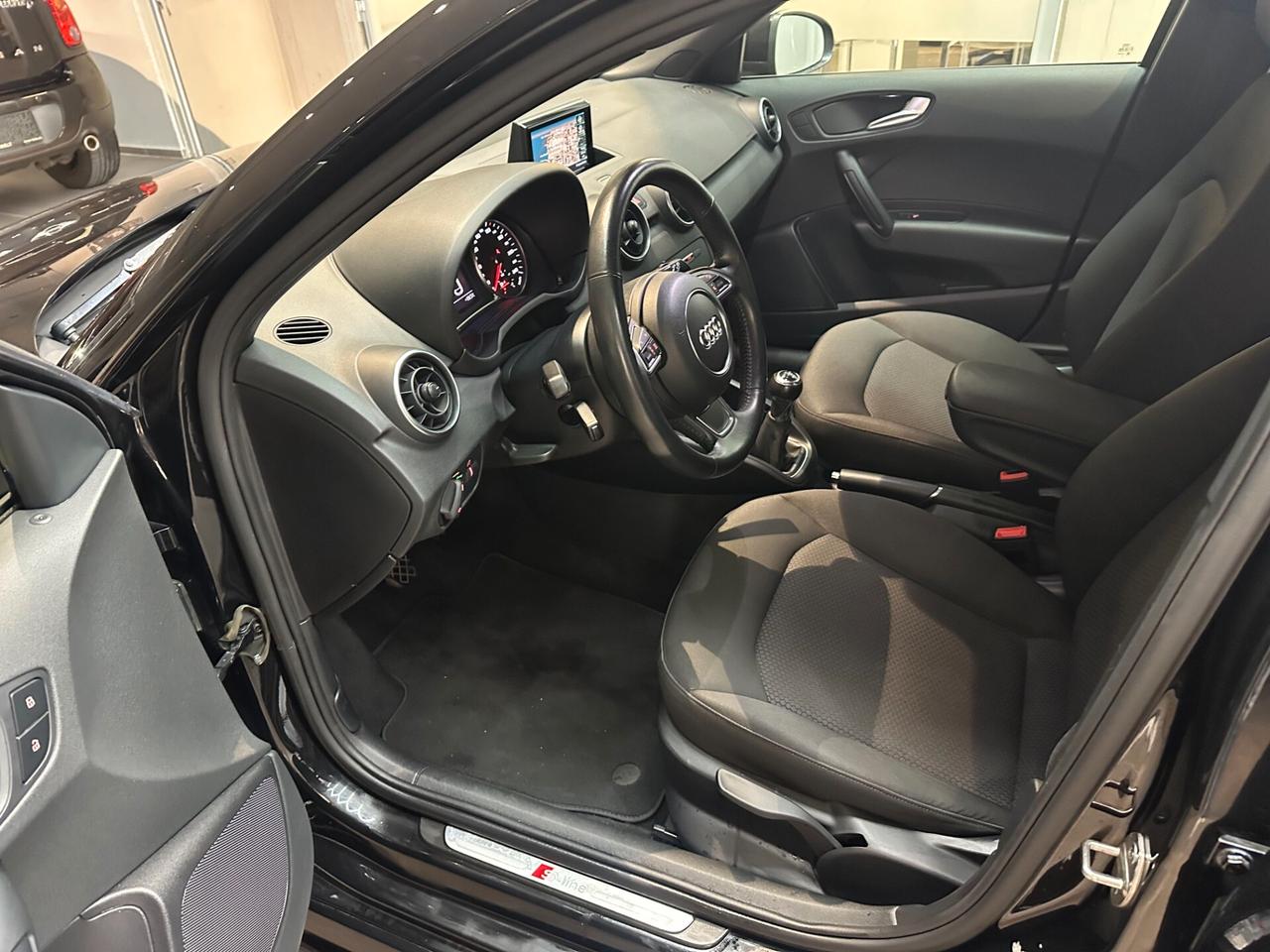 Audi A1 Sportback S-LINE NAVI FARI MATRIX KM CERTIF