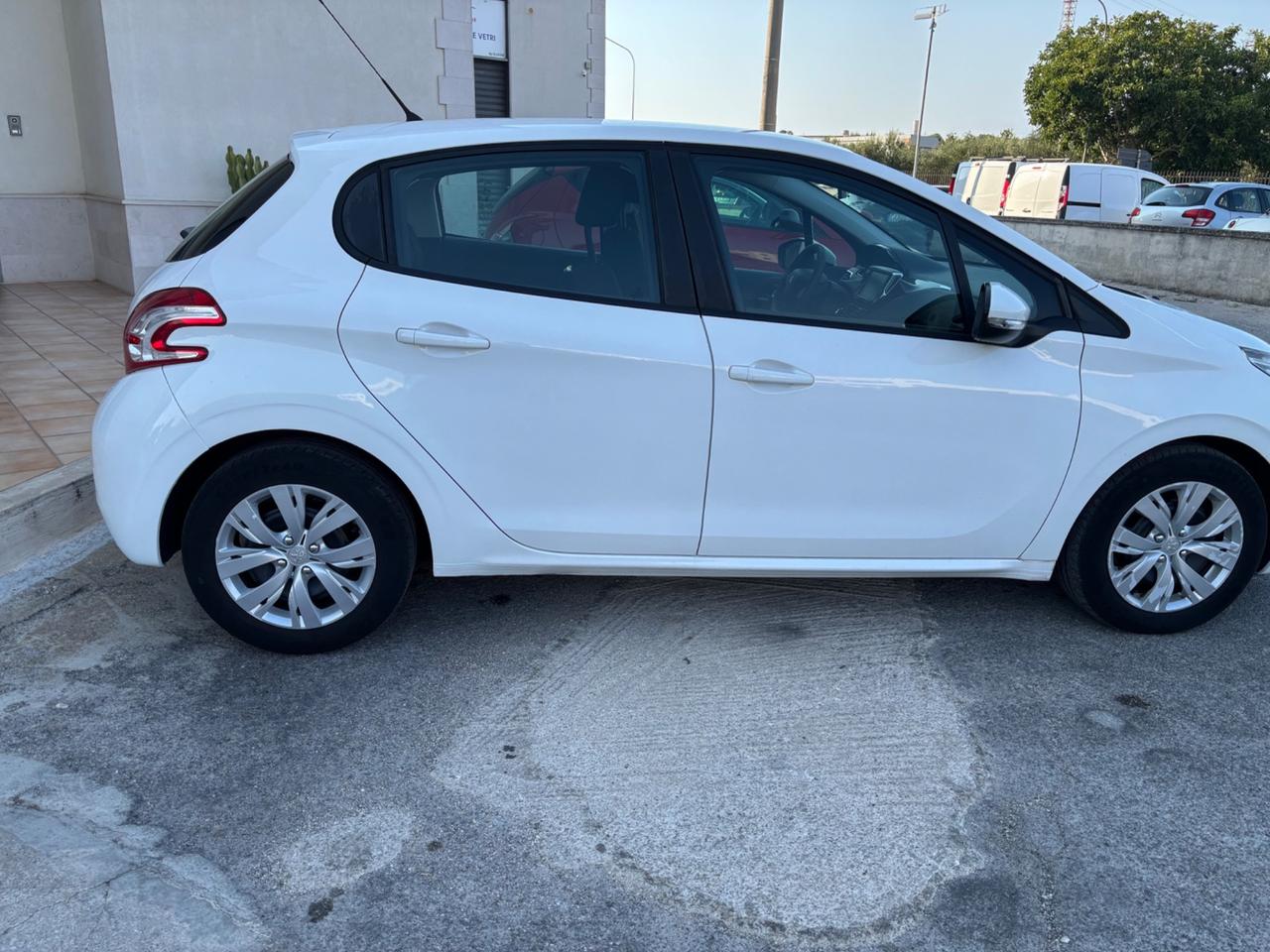 Peugeot 208 1.4 HDi 68 CV 5 porte Access