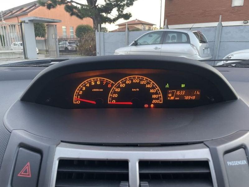 Toyota Yaris Yaris 5p 1.3 dual Sol my10 facelift IDONEA NEOPATENTATI