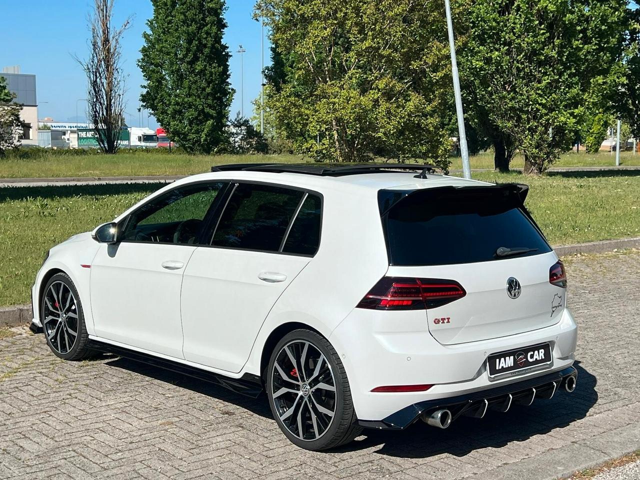Volkswagen Golf GTI Performance 2.0 245 CV TSI DSG 5p.