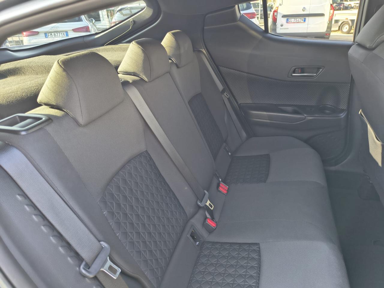 Toyota C-HR 2.0 Hybrid E-CVT Morebusiness
