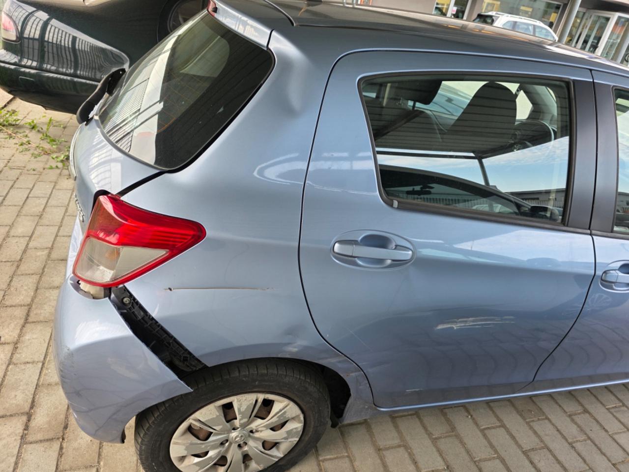 Toyota Yaris 1.0 5 porte Active