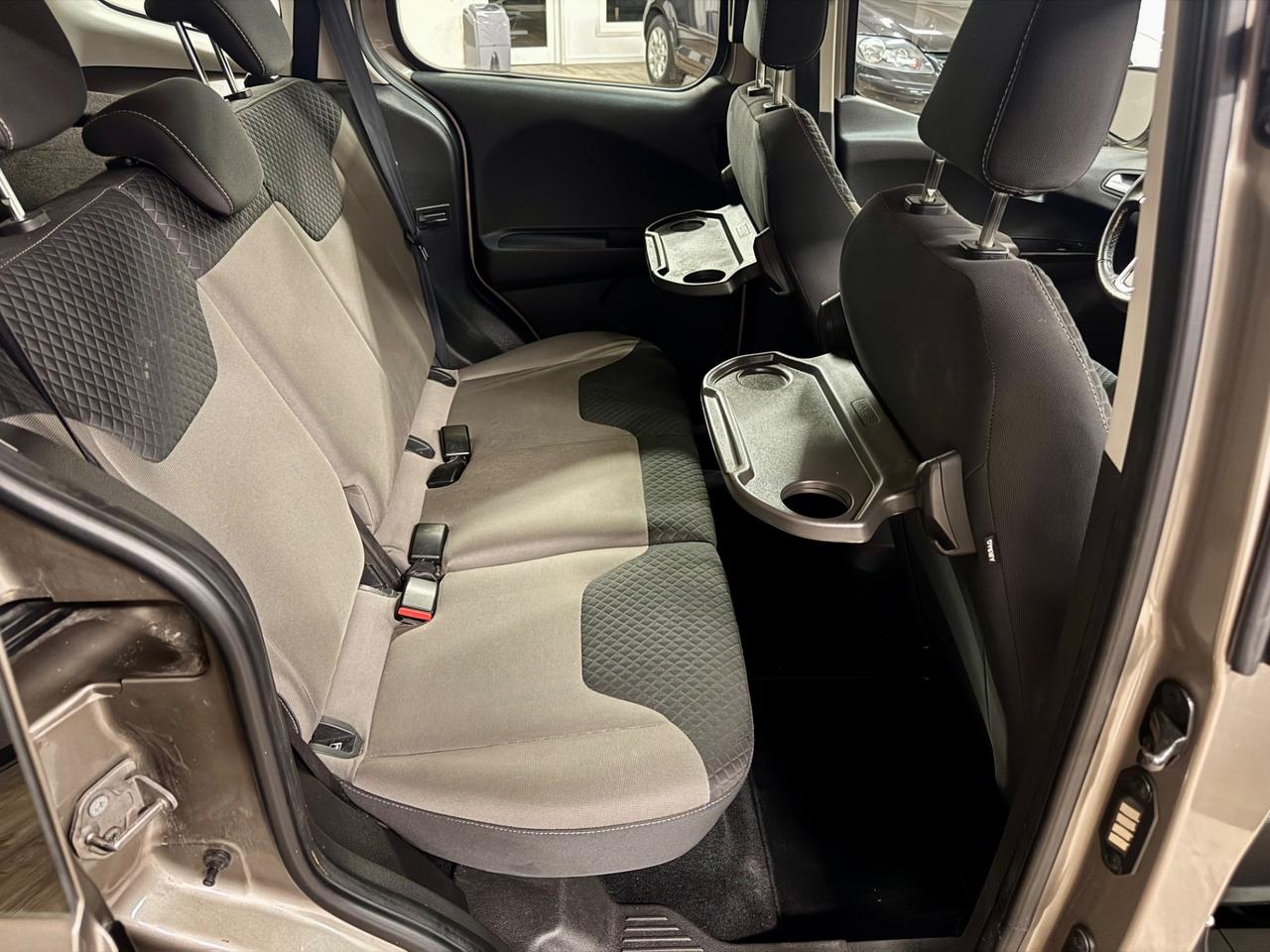 Ford Tourneo Courier 1.5 Sport