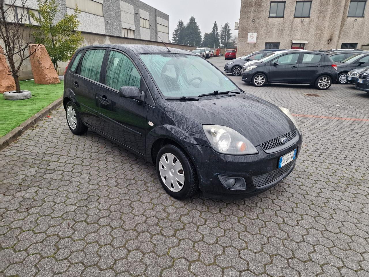 Ford Fiesta 1.2 benzina 135000 km neopatentati