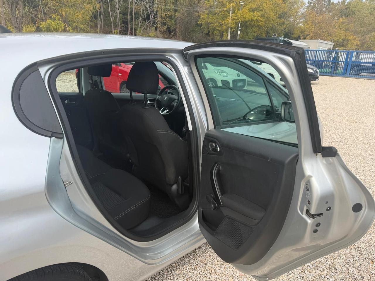 Peugeot 208 BlueHDi 75 5 porte Allure