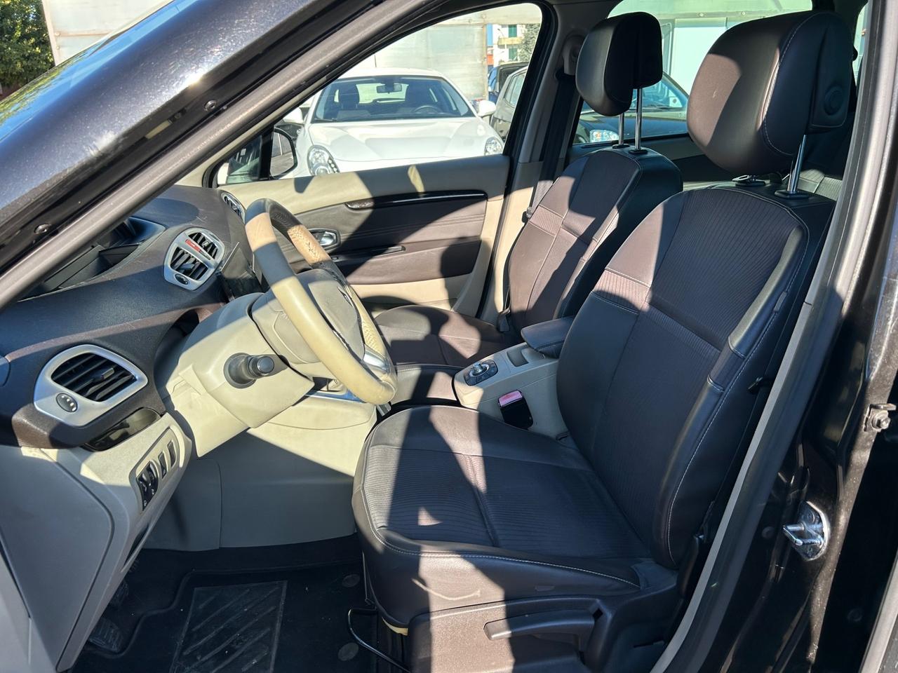 Renault Scenic Scénic X-Mod 2.0 dCi 160CV Luxe