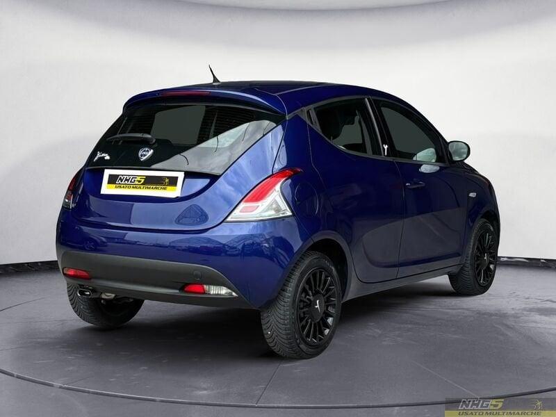 Lancia Ypsilon Ypsilon 1.2 69 CV 5 porte Silver