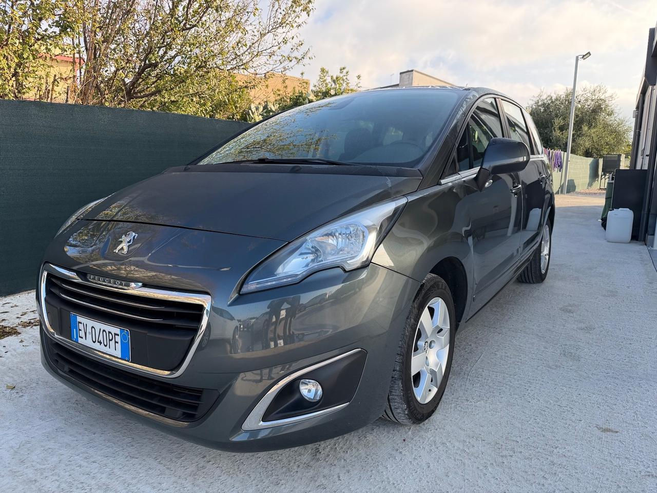 Peugeot 5008 1.6 HDi 115CV 7 POSTI