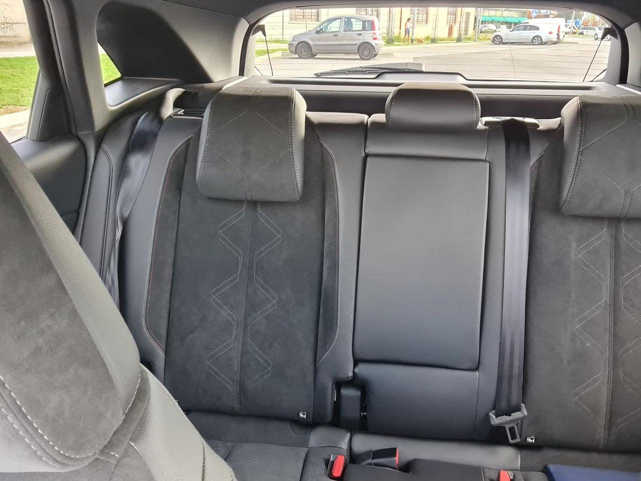 Citroen DS 7 Crossback 2.0 Blue HDI 180 B #6851
