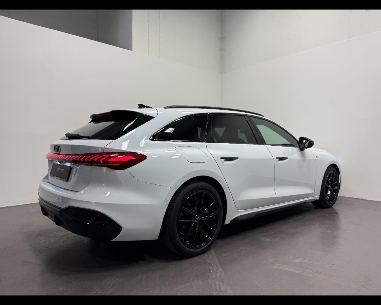 AUDI A5 AVANT 40 TDI S-TRONIC S LINE