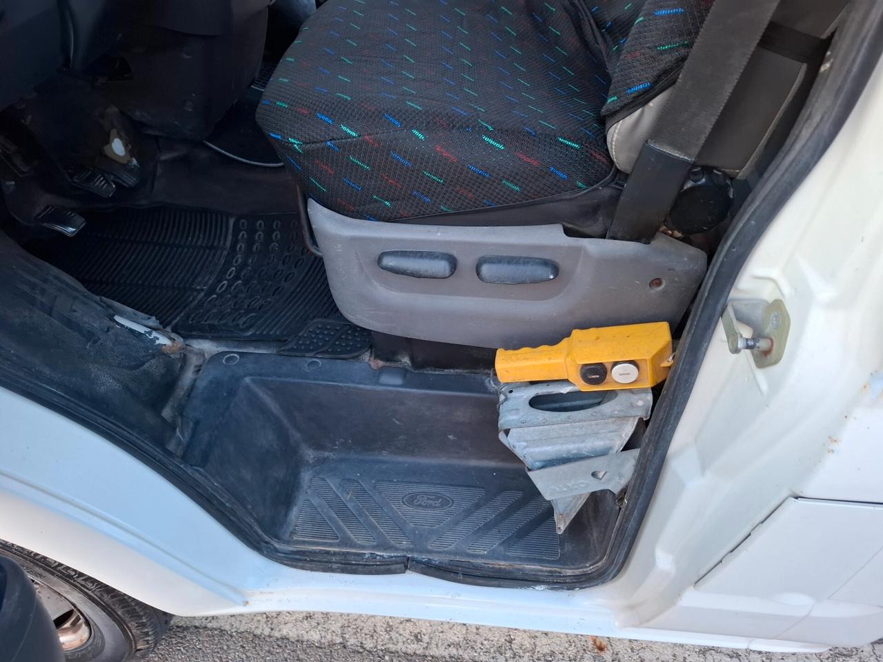 Ford Transit 90t350 ribaltabile trilaterale